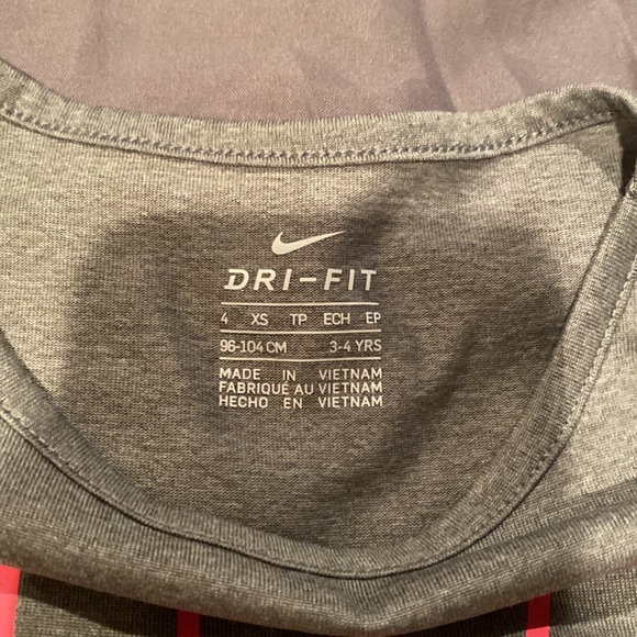 Nike Dri-fit top - Picture 3 of 3